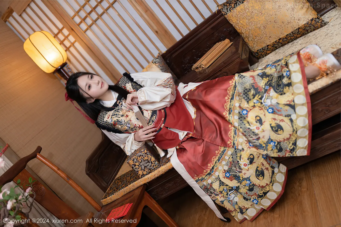 图片[6]-[XiuRen秀人网]VOL.8095 模特鱼子酱Fish贺新春主题红色服饰露红布兜秀曼妙身姿诱惑写真80P-秀人网官方网站